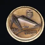 LOTE 024 - LOTE 24 – MEDALHAS CENTENÁRIO DO PARANÁ 	MEDALHA	OBSERVAÇÕES 1.		Exposição Internacional do Café, Curitiba, Centenário do Paraná. 1953. Gravador: Montini	Acobreada – Com estojo de época 2.		Exposição Internacional do Café, Curitiba, Centenário do Paraná. 1953. Gravador: Montini	Acobreada – Com estojo de época