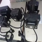 LOTE 380 - 05 AUTO TRANSFORMADORES MARCAS E MODELOS DIVERSOS. (NO ESTADO) ATENÇÃO! FAZER A VISITAÇÃO ANTES DE ARREMATAR, NÃO SABEMOS SE FUNCIONA. LEILÃO NÃO TEM GARANTIA E NEM DEVOLUÇÃO, SUJEITO A POSSÍVEIS AVARIAS VISÍVEIS/OCULTAS E/OU AUSÊNCIA DE COMPONENTES.