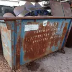 LOTE 357 - 01 CONTAINER PARA LIXO EM AÇO. (NO ESTADO) ATENÇÃO! FAZER A VISITAÇÃO ANTES DE ARREMATAR, NÃO SABEMOS SE FUNCIONA. LEILÃO NÃO TEM GARANTIA E NEM DEVOLUÇÃO, SUJEITO A POSSÍVEIS AVARIAS VISÍVEIS/OCULTAS E/OU AUSÊNCIA DE COMPONENTES.