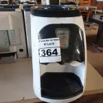 LOTE 364 - 01 BEBEDOURO PARA GARRAFÃO “REFRIGERADO” 220V. (NO ESTADO) ATENÇÃO! FAZER A VISITAÇÃO ANTES DE ARREMATAR, NÃO SABEMOS SE FUNCIONA. LEILÃO NÃO TEM GARANTIA E NEM DEVOLUÇÃO, SUJEITO A POSSÍVEIS AVARIAS VISÍVEIS/OCULTAS E/OU AUSÊNCIA DE COMPONENTES.