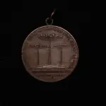 LOTE 015 - LOTE 15 – MEDALHAS CIVICAS MILITARES 	MEDALHA	OBSERVAÇÕES 1.		União Cívica Paranaense – 1916.Gravadores: Jose Peon e Fernandez	Acobreada 2.		União Cívica Paranaense – 1916.Gravadores: Jose Peon e Fernandez	Dourada – prova de cunho 3.		Revolução de 05 de outubro de 1930. Gravador: José Peon.	Prateada - envelope da Coleção Júlio Estrella Moreira 4.		Corrida do Facho Militar – 5 ª Região Militar. 1948.Gravador: José Peon	Acobreada 5.		Corrida do Facho Militar – 5 ª Região Militar. 1948.Gravador: José Peon	Acobreada 6.		Libertadores da Nação. Revolução de 1930. Gravador: Eduardo Mueller	Reveso Liso 7.		Cinquentenário da República – Tiro de Guerra Rio Branco. 1939. Gravador: Frederico Tod.	Prateada 8.		Corrida do Facho Militar – 5 ª Região Militar. 1943.Gravador: José Peon	Acobreada 9.		Corrida do Facho Militar – 5 ª Região Militar. 1960.	Acobreada 10.		1° Centenário da Policia Militar do Paraná. 1954.Gravadores Peon e Tortatto	Oxidada