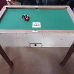 LOTE 343 - 01 MESA DE SINUCA PEQUENA. (NO ESTADO) ATENÇÃO! FAZER A VISITAÇÃO ANTES DE ARREMATAR, NÃO SABEMOS SE FUNCIONA. LEILÃO NÃO TEM GARANTIA E NEM DEVOLUÇÃO, SUJEITO A POSSÍVEIS AVARIAS VISÍVEIS/OCULTAS E/OU AUSÊNCIA DE COMPONENTES.