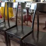 LOTE 325 - 04 CADEIRAS EM MADEIRA. (NO ESTADO) ATENÇÃO! FAZER A VISITAÇÃO ANTES DE ARREMATAR, NÃO SABEMOS SE FUNCIONA. LEILÃO NÃO TEM GARANTIA E NEM DEVOLUÇÃO, SUJEITO A POSSÍVEIS AVARIAS VISÍVEIS/OCULTAS E/OU AUSÊNCIA DE COMPONENTES.