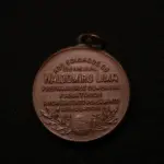 LOTE 042 - LOTE 42 – MEDALHAS DA REVOLUÇÃO DE 1932 	MEDALHA	OBSERVAÇÕES 1.		Medalhão – Soldados do General Waldomiro Lima. 1932. Gravador: José Peón.	Prateada 2.		Medalhão – Soldados do General Waldomiro Lima. 1932. Gravador: José Peón.	Prateada 3.		Medalhão – Soldados do General Waldomiro Lima. 1932. Gravador: José Peón.	Bronze 4.		Medalha Comemorativa da Campanha de 1932. Gravador: José Peón.	Acobreada – envelope da coleção Julio Estrella Moreira