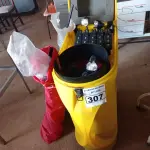 LOTE 307 - 01 PAINEL E PEÇAS EM METAL E FIBRA DE VIDRO. (NO ESTADO) ATENÇÃO! FAZER A VISITAÇÃO ANTES DE ARREMATAR, NÃO SABEMOS SE FUNCIONA. LEILÃO NÃO TEM GARANTIA E NEM DEVOLUÇÃO, SUJEITO A POSSÍVEIS AVARIAS VISÍVEIS/OCULTAS E/OU AUSÊNCIA DE COMPONENTES.