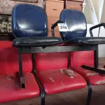 LOTE 316 - 02 LONGARINAS SENDO 01 DE 02 LUGARES. (NO ESTADO) ATENÇÃO! FAZER A VISITAÇÃO ANTES DE ARREMATAR, NÃO SABEMOS SE FUNCIONA. LEILÃO NÃO TEM GARANTIA E NEM DEVOLUÇÃO, SUJEITO A POSSÍVEIS AVARIAS VISÍVEIS/OCULTAS E/OU AUSÊNCIA DE COMPONENTES.