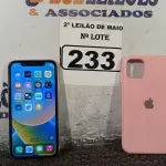 LOTE 233 - 01 IPHONE 11 128GB. (NO ESTADO) ATENÇÃO! FAZER A VISITAÇÃO ANTES DE ARREMATAR, NÃO SABEMOS SE FUNCIONA. LEILÃO NÃO TEM GARANTIA E NEM DEVOLUÇÃO, SUJEITO A POSSÍVEIS AVARIAS VISÍVEIS/OCULTAS E/OU AUSÊNCIA DE COMPONENTES.