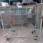 LOTE 351 - 01 CARRINHO PARA TRANSPORTE DE CARGAS. (NO ESTADO) ATENÇÃO! FAZER A VISITAÇÃO ANTES DE ARREMATAR, NÃO SABEMOS SE FUNCIONA. LEILÃO NÃO TEM GARANTIA E NEM DEVOLUÇÃO, SUJEITO A POSSÍVEIS AVARIAS VISÍVEIS/OCULTAS E/OU AUSÊNCIA DE COMPONENTES.