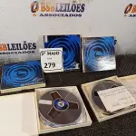 LOTE 279 - 05 CARRETEIS COM FITAS PARA GRAVADOR DE ROLO. (NO ESTADO) ATENÇÃO! FAZER A VISITAÇÃO ANTES DE ARREMATAR, NÃO SABEMOS SE FUNCIONA. LEILÃO NÃO TEM GARANTIA E NEM DEVOLUÇÃO, SUJEITO A POSSÍVEIS AVARIAS VISÍVEIS/OCULTAS E/OU AUSÊNCIA DE COMPONENTES.