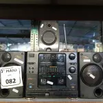 LOTE 082 - 01 SOM 2X1 MARCA CCE, 01 VÍDEO CASSETE, 01 TOCA CD E 01 CAIXINHA DE SOM. (NO ESTADO) ATENÇÃO! FAZER A VISITAÇÃO ANTES DE ARREMATAR, NÃO SABEMOS SE FUNCIONA. LEILÃO NÃO TEM GARANTIA E NEM DEVOLUÇÃO, SUJEITO A POSSÍVEIS AVARIAS VISÍVEIS/OCULTAS E/OU AUSÊNCIA DE COMPONENTES.