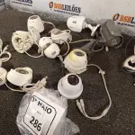 LOTE 286 - 01 LOTE COM VÁRIAS CÂMERAS DE SEGURANÇA. (NO ESTADO) ATENÇÃO! FAZER A VISITAÇÃO ANTES DE ARREMATAR, NÃO SABEMOS SE FUNCIONA. LEILÃO NÃO TEM GARANTIA E NEM DEVOLUÇÃO, SUJEITO A POSSÍVEIS AVARIAS VISÍVEIS/OCULTAS E/OU AUSÊNCIA DE COMPONENTES.