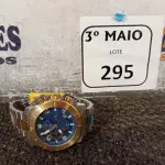 LOTE 295 - 01 RELÓGIO DE PULSO.  (NO ESTADO) ATENÇÃO! FAZER A VISITAÇÃO ANTES DE ARREMATAR, NÃO SABEMOS SE FUNCIONA. LEILÃO NÃO TEM GARANTIA E NEM DEVOLUÇÃO, SUJEITO A POSSÍVEIS AVARIAS VISÍVEIS/OCULTAS E/OU AUSÊNCIA DE COMPONENTES.