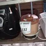 LOTE 132 - 02 ESPREMEDORES DE FRUTAS, 01 PURIFICADOR DE ÁGUA E 01 AIR FREE. (NO ESTADO) ATENÇÃO! FAZER A VISITAÇÃO ANTES DE ARREMATAR, NÃO SABEMOS SE FUNCIONA. LEILÃO NÃO TEM GARANTIA E NEM DEVOLUÇÃO, SUJEITO A POSSÍVEIS AVARIAS VISÍVEIS/OCULTAS E/OU AUSÊNCIA DE COMPONENTES.