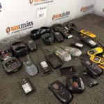 LOTE 287 - 01 LOTE COM VÁRIOS RÁDIOS COMUNICADORES MARCAS E MODELOS DIVERSOS. (NO ESTADO) ATENÇÃO! FAZER A VISITAÇÃO ANTES DE ARREMATAR, NÃO SABEMOS SE FUNCIONA. LEILÃO NÃO TEM GARANTIA E NEM DEVOLUÇÃO, SUJEITO A POSSÍVEIS AVARIAS VISÍVEIS/OCULTAS E/OU AUSÊNCIA DE COMPONENTES.