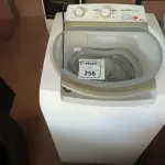 LOTE 256 - 01 MÁQUINA DE LAVAR MARCA BRASTEMP PARA RETIRADA DE PEÇAS. (NO ESTADO) ATENÇÃO! FAZER A VISITAÇÃO ANTES DE ARREMATAR, NÃO SABEMOS SE FUNCIONA. LEILÃO NÃO TEM GARANTIA E NEM DEVOLUÇÃO, SUJEITO A POSSÍVEIS AVARIAS VISÍVEIS/OCULTAS E/OU AUSÊNCIA DE COMPONENTES.