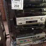 LOTE 232 - 06 VÍDEOS CASSETES MARCAS E MODELOS DIVERSOS. (NO ESTADO) ATENÇÃO! FAZER A VISITAÇÃO ANTES DE ARREMATAR, NÃO SABEMOS SE FUNCIONA. LEILÃO NÃO TEM GARANTIA E NEM DEVOLUÇÃO, SUJEITO A POSSÍVEIS AVARIAS VISÍVEIS/OCULTAS E/OU AUSÊNCIA DE COMPONENTES.