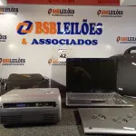 LOTE 042 - 01 NOTEBOOK COM MALETA MARCA HP, 01 COOLER E 01 PROJETOR MULTIMIDIA COM MALETA MARCA ACER. (NO ESTADO) ATENÇÃO! FAZER A VISITAÇÃO ANTES DE ARREMATAR, NÃO SABEMOS SE FUNCIONA. LEILÃO NÃO TEM GARANTIA E NEM DEVOLUÇÃO, SUJEITO A POSSÍVEIS AVARIAS VISÍVEIS/OCULTAS E/OU AUSÊNCIA DE COMPONENTES.