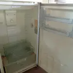 LOTE 326 - 01 GELADEIRA FROST FREE MARCA CONTINENTAL 220V COM AVARIAS. (NO ESTADO) ATENÇÃO! FAZER A VISITAÇÃO ANTES DE ARREMATAR, NÃO SABEMOS SE FUNCIONA. LEILÃO NÃO TEM GARANTIA E NEM DEVOLUÇÃO, SUJEITO A POSSÍVEIS AVARIAS VISÍVEIS/OCULTAS E/OU AUSÊNCIA DE COMPONENTES.