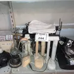 LOTE 244 - 01 LOTE COM DIVERSAS LUMINÁRIAS. (NO ESTADO) ATENÇÃO! FAZER A VISITAÇÃO ANTES DE ARREMATAR, NÃO SABEMOS SE FUNCIONA. LEILÃO NÃO TEM GARANTIA E NEM DEVOLUÇÃO, SUJEITO A POSSÍVEIS AVARIAS VISÍVEIS/OCULTAS E/OU AUSÊNCIA DE COMPONENTES.