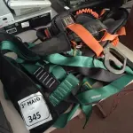 LOTE 345 - 03 CINTOS DE SEGURANÇA. (NO ESTADO) ATENÇÃO! FAZER A VISITAÇÃO ANTES DE ARREMATAR, NÃO SABEMOS SE FUNCIONA. LEILÃO NÃO TEM GARANTIA E NEM DEVOLUÇÃO, SUJEITO A POSSÍVEIS AVARIAS VISÍVEIS/OCULTAS E/OU AUSÊNCIA DE COMPONENTES.