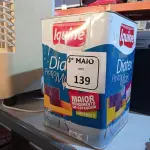 LOTE 139 - 01 LATA DE TINTA IQUINE DIATEX DE 18L NA COR FOSCO AVELUDADO CAMARÃO. (NO ESTADO) ATENÇÃO! FAZER A VISITAÇÃO ANTES DE ARREMATAR, NÃO SABEMOS SE FUNCIONA. LEILÃO NÃO TEM GARANTIA E NEM DEVOLUÇÃO, SUJEITO A POSSÍVEIS AVARIAS VISÍVEIS/OCULTAS E/OU AUSÊNCIA DE COMPONENTES.