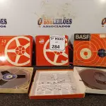 LOTE 284 - 05 CARRETEIS COM FITAS PARA GRAVADOR DE ROLO. (NO ESTADO) ATENÇÃO! FAZER A VISITAÇÃO ANTES DE ARREMATAR, NÃO SABEMOS SE FUNCIONA. LEILÃO NÃO TEM GARANTIA E NEM DEVOLUÇÃO, SUJEITO A POSSÍVEIS AVARIAS VISÍVEIS/OCULTAS E/OU AUSÊNCIA DE COMPONENTES.