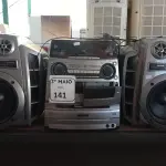 LOTE 141 - 01 A APARELHO DE SOM 3X1 MARCA GRADIENTE. (NO ESTADO) ATENÇÃO! FAZER A VISITAÇÃO ANTES DE ARREMATAR, NÃO SABEMOS SE FUNCIONA. LEILÃO NÃO TEM GARANTIA E NEM DEVOLUÇÃO, SUJEITO A POSSÍVEIS AVARIAS VISÍVEIS/OCULTAS E/OU AUSÊNCIA DE COMPONENTES.