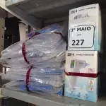 LOTE 227 - 08 TERMÔMETROS E 10 MÁSCARAS. (NO ESTADO) ATENÇÃO! FAZER A VISITAÇÃO ANTES DE ARREMATAR, NÃO SABEMOS SE FUNCIONA. LEILÃO NÃO TEM GARANTIA E NEM DEVOLUÇÃO, SUJEITO A POSSÍVEIS AVARIAS VISÍVEIS/OCULTAS E/OU AUSÊNCIA DE COMPONENTES.