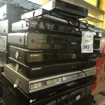 LOTE 343 - 10 APARELHOS DE DVD’S MARCAS E MODELOS DIVERSOS. (NO ESTADO) ATENÇÃO! FAZER A VISITAÇÃO ANTES DE ARREMATAR, NÃO SABEMOS SE FUNCIONA. LEILÃO NÃO TEM GARANTIA E NEM DEVOLUÇÃO, SUJEITO A POSSÍVEIS AVARIAS VISÍVEIS/OCULTAS E/OU AUSÊNCIA DE COMPONENTES.