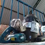 LOTE 226 - 01 MAKITA, 01 FURADEIRA, 01 PACOTE COM RODINHAS E 01 TRITURADOR DE LEGUMES. (NO ESTADO) ATENÇÃO! FAZER A VISITAÇÃO ANTES DE ARREMATAR, NÃO SABEMOS SE FUNCIONA. LEILÃO NÃO TEM GARANTIA E NEM DEVOLUÇÃO, SUJEITO A POSSÍVEIS AVARIAS VISÍVEIS/OCULTAS E/OU AUSÊNCIA DE COMPONENTES.