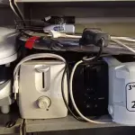 LOTE 242 - 04 TORRADEIRAS ELÉTRICAS, 01 CHURRASQUEIRA E 02 SANDUICHEIRAS COM AVARIAS. (NO ESTADO) ATENÇÃO! FAZER A VISITAÇÃO ANTES DE ARREMATAR, NÃO SABEMOS SE FUNCIONA. LEILÃO NÃO TEM GARANTIA E NEM DEVOLUÇÃO, SUJEITO A POSSÍVEIS AVARIAS VISÍVEIS/OCULTAS E/OU AUSÊNCIA DE COMPONENTES.