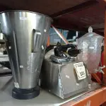 LOTE 101 - 01 SECADOR RÁPIDO DE MÃOS PARA BANHEIRO, 01 COPO PARA LIQUIDIFICADOR EM INOX E UTENSÍLIOS DIVERSOS. (NO ESTADO) ATENÇÃO! FAZER A VISITAÇÃO ANTES DE ARREMATAR, NÃO SABEMOS SE FUNCIONA. LEILÃO NÃO TEM GARANTIA E NEM DEVOLUÇÃO, SUJEITO A POSSÍVEIS AVARIAS VISÍVEIS/OCULTAS E/OU AUSÊNCIA DE COMPONENTES.