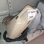 LOTE 245 - 02 ASPIRADORES DE PÓ. (NO ESTADO) ATENÇÃO! FAZER A VISITAÇÃO ANTES DE ARREMATAR, NÃO SABEMOS SE FUNCIONA. LEILÃO NÃO TEM GARANTIA E NEM DEVOLUÇÃO, SUJEITO A POSSÍVEIS AVARIAS VISÍVEIS/OCULTAS E/OU AUSÊNCIA DE COMPONENTES.
