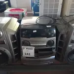 LOTE 141 - 01 A APARELHO DE SOM 3X1 MARCA GRADIENTE. (NO ESTADO) ATENÇÃO! FAZER A VISITAÇÃO ANTES DE ARREMATAR, NÃO SABEMOS SE FUNCIONA. LEILÃO NÃO TEM GARANTIA E NEM DEVOLUÇÃO, SUJEITO A POSSÍVEIS AVARIAS VISÍVEIS/OCULTAS E/OU AUSÊNCIA DE COMPONENTES.