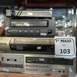 LOTE 103 - 01 TOCA CDS MARCA CCE, 01 VÍDEO CASSETE E 02 APARELHOS ELETRÔNICOS. (NO ESTADO) ATENÇÃO! FAZER A VISITAÇÃO ANTES DE ARREMATAR, NÃO SABEMOS SE FUNCIONA. LEILÃO NÃO TEM GARANTIA E NEM DEVOLUÇÃO, SUJEITO A POSSÍVEIS AVARIAS VISÍVEIS/OCULTAS E/OU AUSÊNCIA DE COMPONENTES.