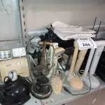 LOTE 244 - 01 LOTE COM DIVERSAS LUMINÁRIAS. (NO ESTADO) ATENÇÃO! FAZER A VISITAÇÃO ANTES DE ARREMATAR, NÃO SABEMOS SE FUNCIONA. LEILÃO NÃO TEM GARANTIA E NEM DEVOLUÇÃO, SUJEITO A POSSÍVEIS AVARIAS VISÍVEIS/OCULTAS E/OU AUSÊNCIA DE COMPONENTES.