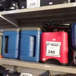 LOTE 240 - 05 GARRAFAS TÉRMICAS E 02 SANDUICHEIRAS. (NO ESTADO) ATENÇÃO! FAZER A VISITAÇÃO ANTES DE ARREMATAR, NÃO SABEMOS SE FUNCIONA. LEILÃO NÃO TEM GARANTIA E NEM DEVOLUÇÃO, SUJEITO A POSSÍVEIS AVARIAS VISÍVEIS/OCULTAS E/OU AUSÊNCIA DE COMPONENTES.