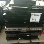 LOTE 343 - 10 APARELHOS DE DVD’S MARCAS E MODELOS DIVERSOS. (NO ESTADO) ATENÇÃO! FAZER A VISITAÇÃO ANTES DE ARREMATAR, NÃO SABEMOS SE FUNCIONA. LEILÃO NÃO TEM GARANTIA E NEM DEVOLUÇÃO, SUJEITO A POSSÍVEIS AVARIAS VISÍVEIS/OCULTAS E/OU AUSÊNCIA DE COMPONENTES.