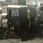 LOTE 259 - 01 LOTE COM VÁRIAS CAIXAS DE SOM. (NO ESTADO) ATENÇÃO! FAZER A VISITAÇÃO ANTES DE ARREMATAR, NÃO SABEMOS SE FUNCIONA. LEILÃO NÃO TEM GARANTIA E NEM DEVOLUÇÃO, SUJEITO A POSSÍVEIS AVARIAS VISÍVEIS/OCULTAS E/OU AUSÊNCIA DE COMPONENTES.