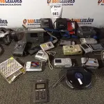 LOTE 081 - 01 LOTE COM CÂMERAS E FILMADORAS MARCAS E MODELOS DIVERSOS E 02 GPS. (NO ESTADO) ATENÇÃO! FAZER A VISITAÇÃO ANTES DE ARREMATAR, NÃO SABEMOS SE FUNCIONA. LEILÃO NÃO TEM GARANTIA E NEM DEVOLUÇÃO, SUJEITO A POSSÍVEIS AVARIAS VISÍVEIS/OCULTAS E/OU AUSÊNCIA DE COMPONENTES.