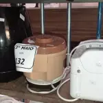 LOTE 132 - 02 ESPREMEDORES DE FRUTAS, 01 PURIFICADOR DE ÁGUA E 01 AIR FREE. (NO ESTADO) ATENÇÃO! FAZER A VISITAÇÃO ANTES DE ARREMATAR, NÃO SABEMOS SE FUNCIONA. LEILÃO NÃO TEM GARANTIA E NEM DEVOLUÇÃO, SUJEITO A POSSÍVEIS AVARIAS VISÍVEIS/OCULTAS E/OU AUSÊNCIA DE COMPONENTES.