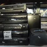 LOTE 084 - 01 APARELHO DE SOM 2X1, 01 MICRO SYSTEM, 01 TV 26’’ E 01 TOCA CD. (NO ESTADO) ATENÇÃO! FAZER A VISITAÇÃO ANTES DE ARREMATAR, NÃO SABEMOS SE FUNCIONA. LEILÃO NÃO TEM GARANTIA E NEM DEVOLUÇÃO, SUJEITO A POSSÍVEIS AVARIAS VISÍVEIS/OCULTAS E/OU AUSÊNCIA DE COMPONENTES.