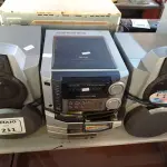 LOTE 211 - 01 APARELHO DE SOM 2X1 MARCA AIWA. (NO ESTADO) ATENÇÃO! FAZER A VISITAÇÃO ANTES DE ARREMATAR, NÃO SABEMOS SE FUNCIONA. LEILÃO NÃO TEM GARANTIA E NEM DEVOLUÇÃO, SUJEITO A POSSÍVEIS AVARIAS VISÍVEIS/OCULTAS E/OU AUSÊNCIA DE COMPONENTES.