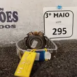LOTE 295 - 01 RELÓGIO DE PULSO.  (NO ESTADO) ATENÇÃO! FAZER A VISITAÇÃO ANTES DE ARREMATAR, NÃO SABEMOS SE FUNCIONA. LEILÃO NÃO TEM GARANTIA E NEM DEVOLUÇÃO, SUJEITO A POSSÍVEIS AVARIAS VISÍVEIS/OCULTAS E/OU AUSÊNCIA DE COMPONENTES.