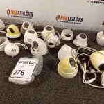 LOTE 276 - 01 LOTE COM VÁRIAS CÂMERAS DE SEGURANÇA. (NO ESTADO) ATENÇÃO! FAZER A VISITAÇÃO ANTES DE ARREMATAR, NÃO SABEMOS SE FUNCIONA. LEILÃO NÃO TEM GARANTIA E NEM DEVOLUÇÃO, SUJEITO A POSSÍVEIS AVARIAS VISÍVEIS/OCULTAS E/OU AUSÊNCIA DE COMPONENTES.