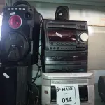 LOTE 054 - 02 APARELHOS DE SOM E VÁRIAS CAIXINHAS MARCAS E MODELOS DIVERSOS. (NO ESTADO) ATENÇÃO! FAZER A VISITAÇÃO ANTES DE ARREMATAR, NÃO SABEMOS SE FUNCIONA. LEILÃO NÃO TEM GARANTIA E NEM DEVOLUÇÃO, SUJEITO A POSSÍVEIS AVARIAS VISÍVEIS/OCULTAS E/OU AUSÊNCIA DE COMPONENTES.