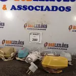 LOTE 280 - 05 MASSAGEADORES INCOMPLETOS. (NO ESTADO) ATENÇÃO! FAZER A VISITAÇÃO ANTES DE ARREMATAR, NÃO SABEMOS SE FUNCIONA. LEILÃO NÃO TEM GARANTIA E NEM DEVOLUÇÃO, SUJEITO A POSSÍVEIS AVARIAS VISÍVEIS/OCULTAS E/OU AUSÊNCIA DE COMPONENTES.