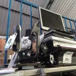 LOTE 235 - 01 IMPRESSORA, 03 DVD’S, 01 MONITOR, 01 NOTBOOK E DIVERSOS PARA RETIRADA DE PEÇAS. (NO ESTADO) ATENÇÃO! FAZER A VISITAÇÃO ANTES DE ARREMATAR, NÃO SABEMOS SE FUNCIONA. LEILÃO NÃO TEM GARANTIA E NEM DEVOLUÇÃO, SUJEITO A POSSÍVEIS AVARIAS VISÍVEIS/OCULTAS E/OU AUSÊNCIA DE COMPONENTES.