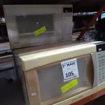 LOTE 105 - 03 MICRO-ONDAS PARA RETIRADA DE PEÇAS. (NO ESTADO) ATENÇÃO! FAZER A VISITAÇÃO ANTES DE ARREMATAR, NÃO SABEMOS SE FUNCIONA. LEILÃO NÃO TEM GARANTIA E NEM DEVOLUÇÃO, SUJEITO A POSSÍVEIS AVARIAS VISÍVEIS/OCULTAS E/OU AUSÊNCIA DE COMPONENTES.