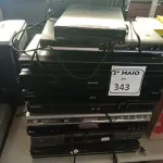 LOTE 343 - 10 APARELHOS DE DVD’S MARCAS E MODELOS DIVERSOS. (NO ESTADO) ATENÇÃO! FAZER A VISITAÇÃO ANTES DE ARREMATAR, NÃO SABEMOS SE FUNCIONA. LEILÃO NÃO TEM GARANTIA E NEM DEVOLUÇÃO, SUJEITO A POSSÍVEIS AVARIAS VISÍVEIS/OCULTAS E/OU AUSÊNCIA DE COMPONENTES.
